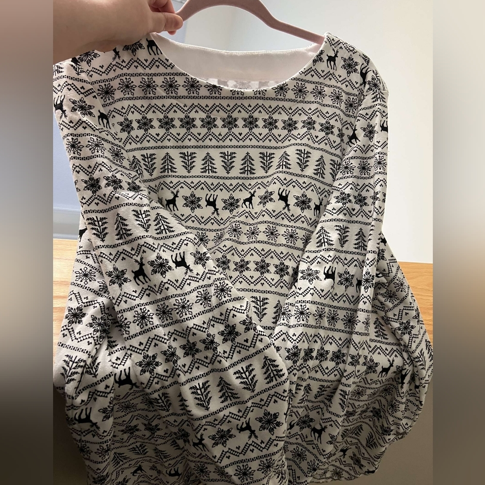 Black & White Christmas Sweater ❄